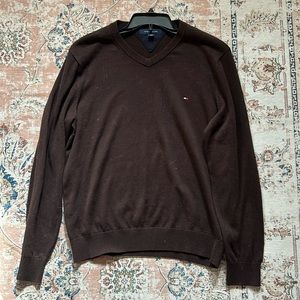 Tommy Hilfiger Men’s Brown V-Neck Sweater